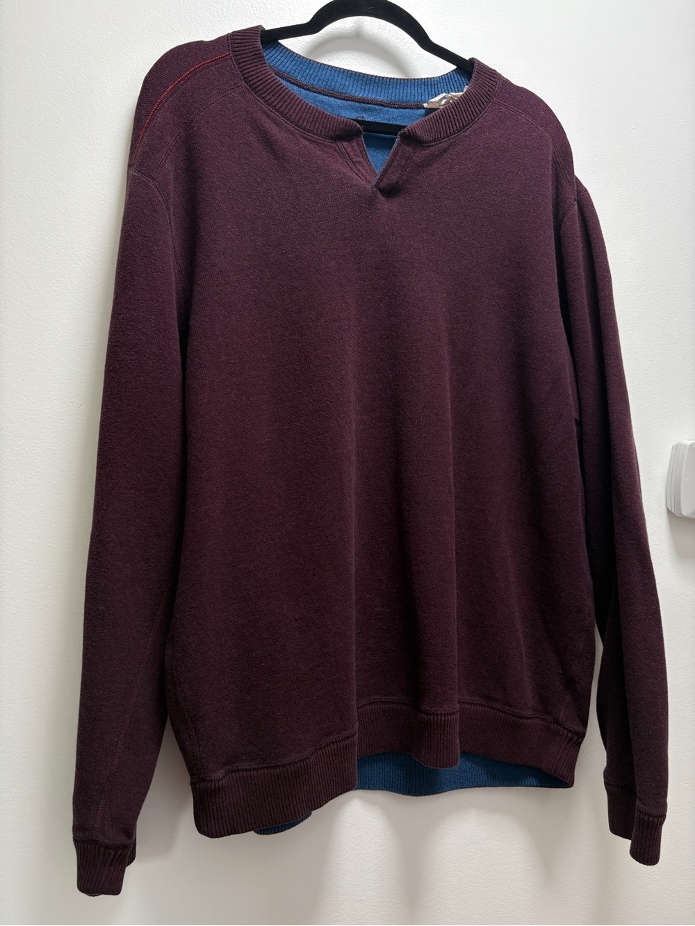 Tommy Bahama Men's V-Neck Sweater in Deep Burgundy Cabincore